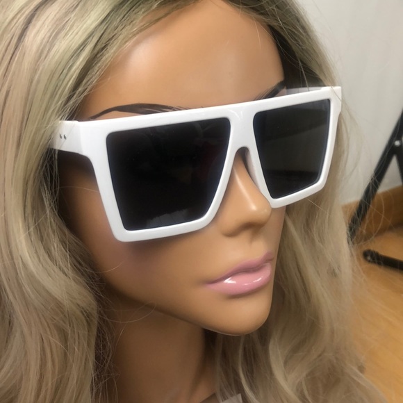 THE WENDY SHADES | WHITE & BLACK SUNGLASSES *NEW* main image 5